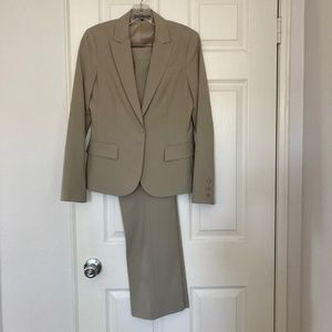 Theory -  2 Piece Taupe Pant Suite | Size 6